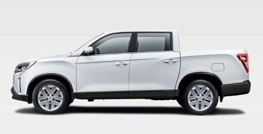 SsangYong-Musso-Sports-D22-DTR-Pro-4X4-MT-lateral.jpg