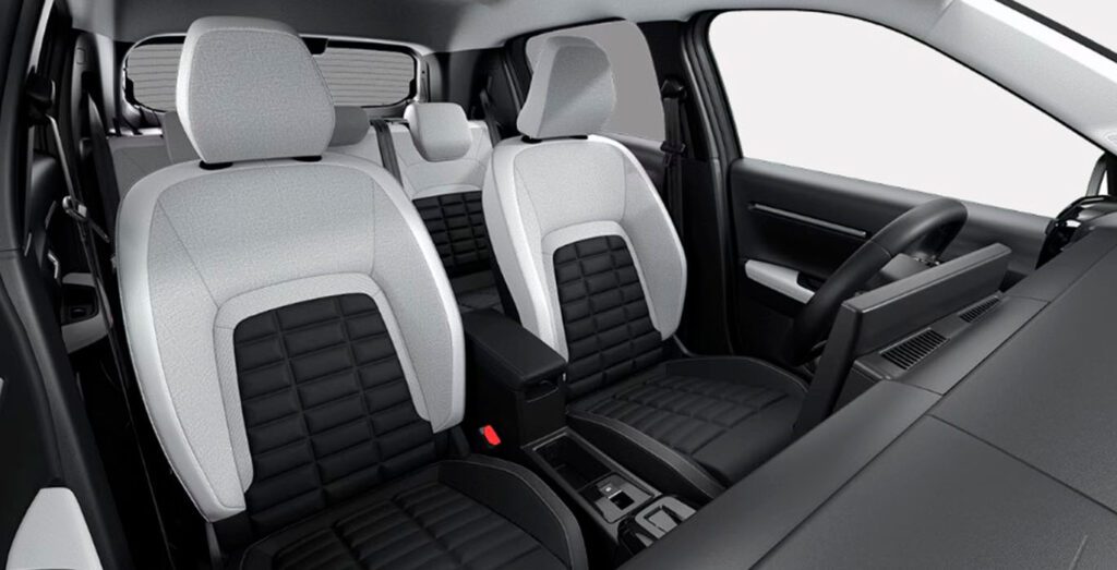 CITROEN-e-C3-Max-83kW-Sedan-interior-trasera-1.jpg