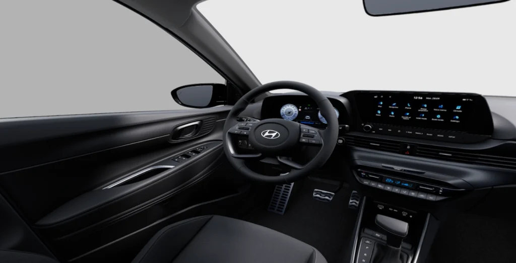 Hyundai-Bayon-1.0-TGDI-74kW-100CV-48V-Tecno-DCT-interior-delantera.webp