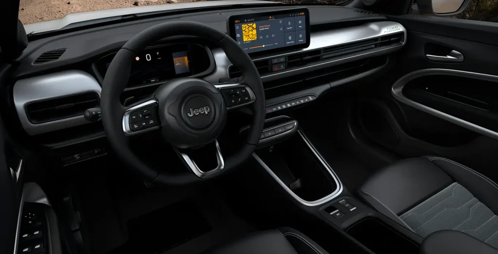 JEEP-AVENGER-EHYBRID-4xE-136CV-AUTOMATICO-interior-delantera.webp