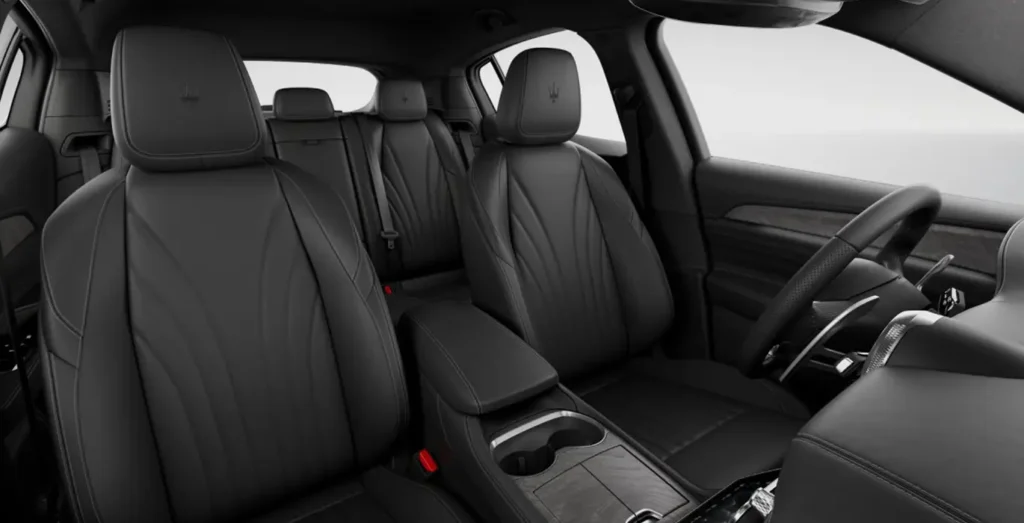 MASERATI-Grecale-L4-MHEV-AWD-interior-delantera-II-2.webp