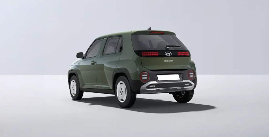 Hyundai-Inster-97cv-42kWh-Klass-verde-trasera-1.webp