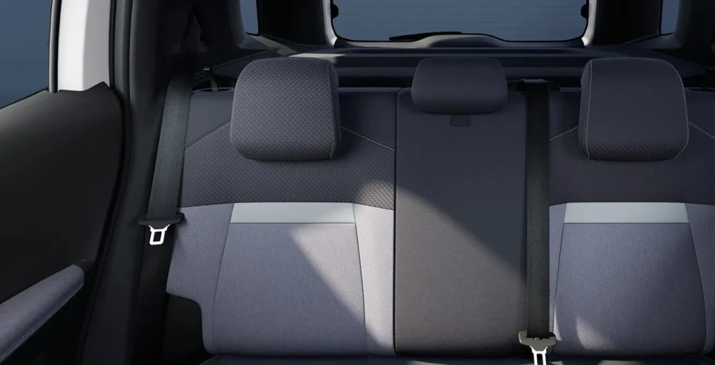 Opel-Frontera-1.2T-XHT-Hybrid-EDCT6-107kW-Ultimate-interior-trasera.webp