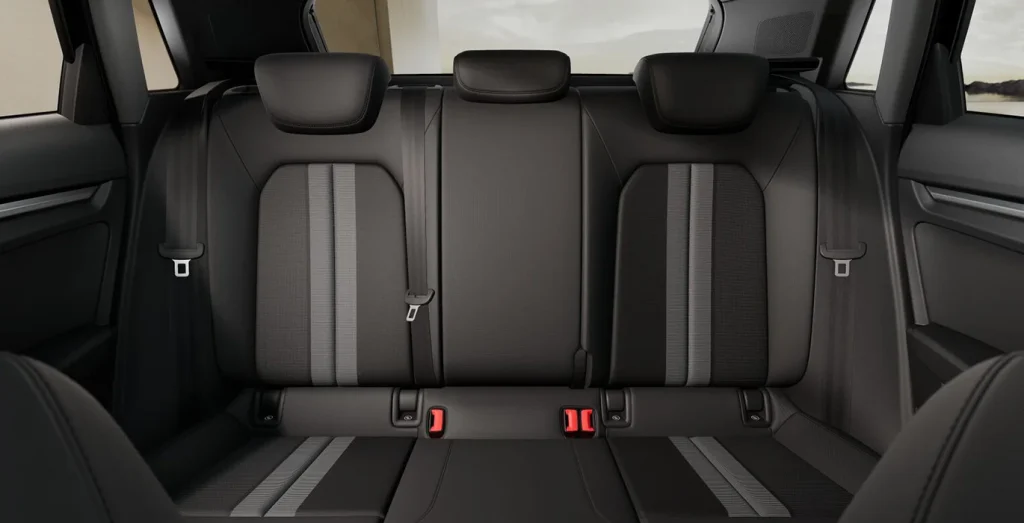 AUDI-A3-Sportback-30-TFSI-Advanced-S-tronic-interior-trasera-1