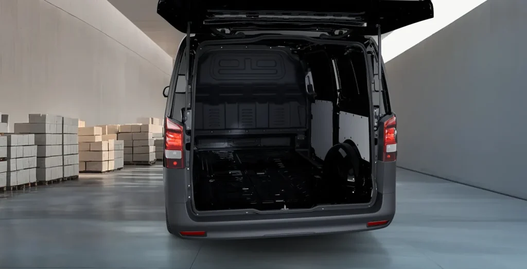 Mercedes-Benz-Vito-110CDI-75kW-Furgon-Pro-Larga-interior-trasera